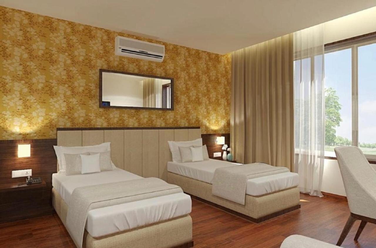 Hotel Shlok  Kolhápur Kültér fotó