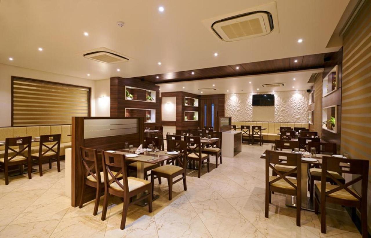 Hotel Shlok  Kolhápur Kültér fotó