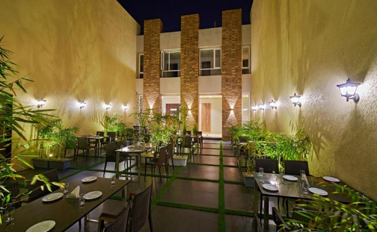 Hotel Shlok  Kolhápur Kültér fotó