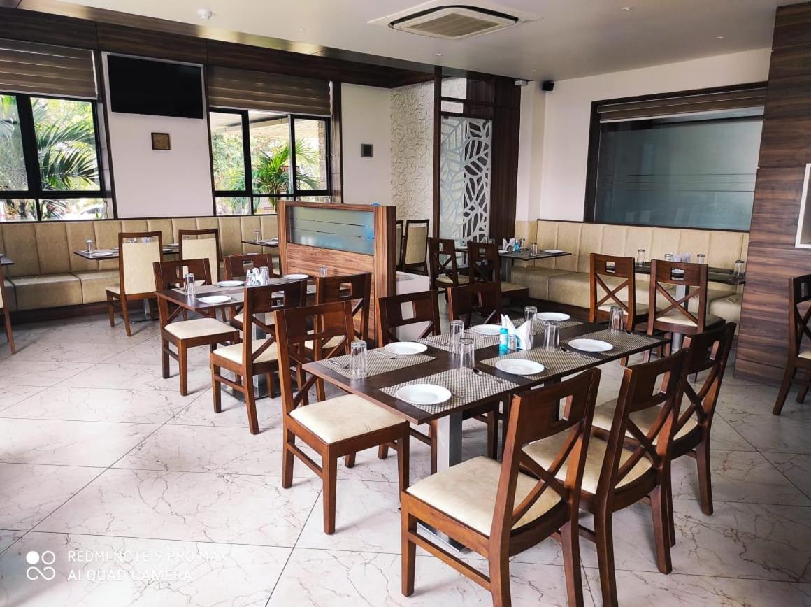 Hotel Shlok  Kolhápur Kültér fotó