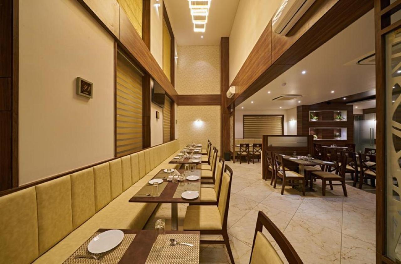Hotel Shlok  Kolhápur Kültér fotó
