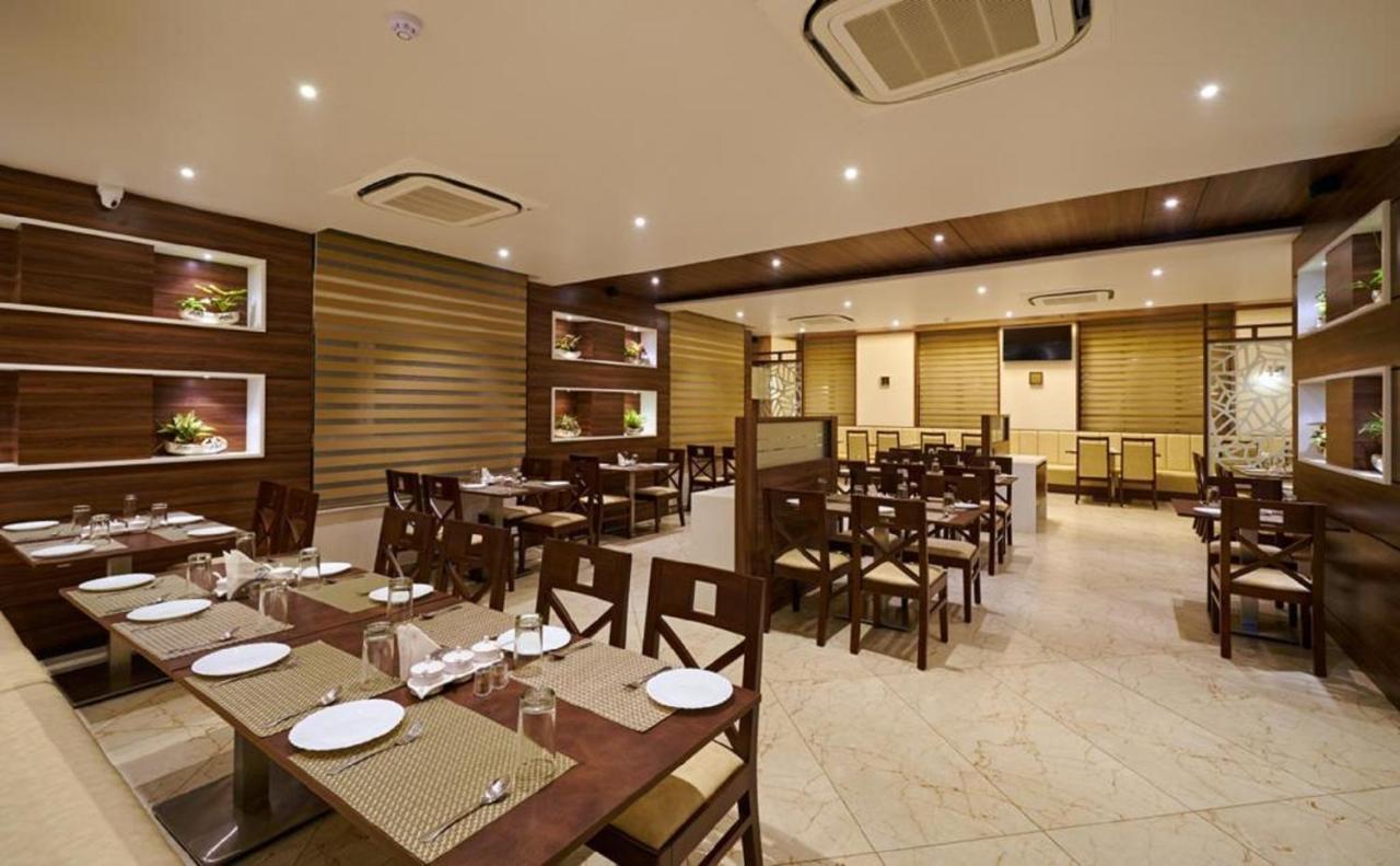 Hotel Shlok  Kolhápur Kültér fotó